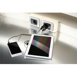 Caricabatteria da rete con 2 porte Usb - 2100 mA - 100/230V