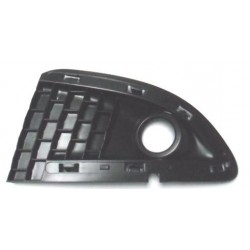 Griglia paraurti anteriore con foro fendinebbia e modanatura sx