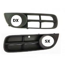 Griglia paraurti anteriore con foro fendinebbia con feritoia dx