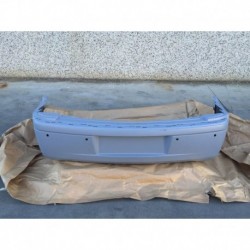 Paraurti posteriore con fori sensori