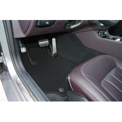 Set tappeti su misura in moquette nero